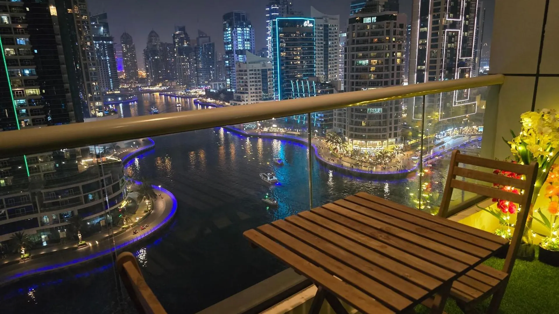 Amazing 1Br Apartment With Dubai Marina View And Pool View --- Next To Jbr Beach---Opp Jbr Tram Station