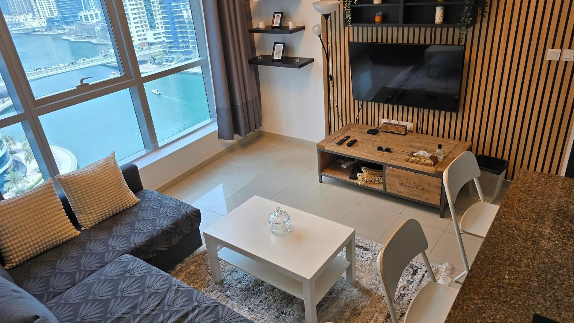 Amazing 1Br Apartment With Dubai Marina View And Pool View --- Next To Jbr Beach---Opp Jbr Tram Station