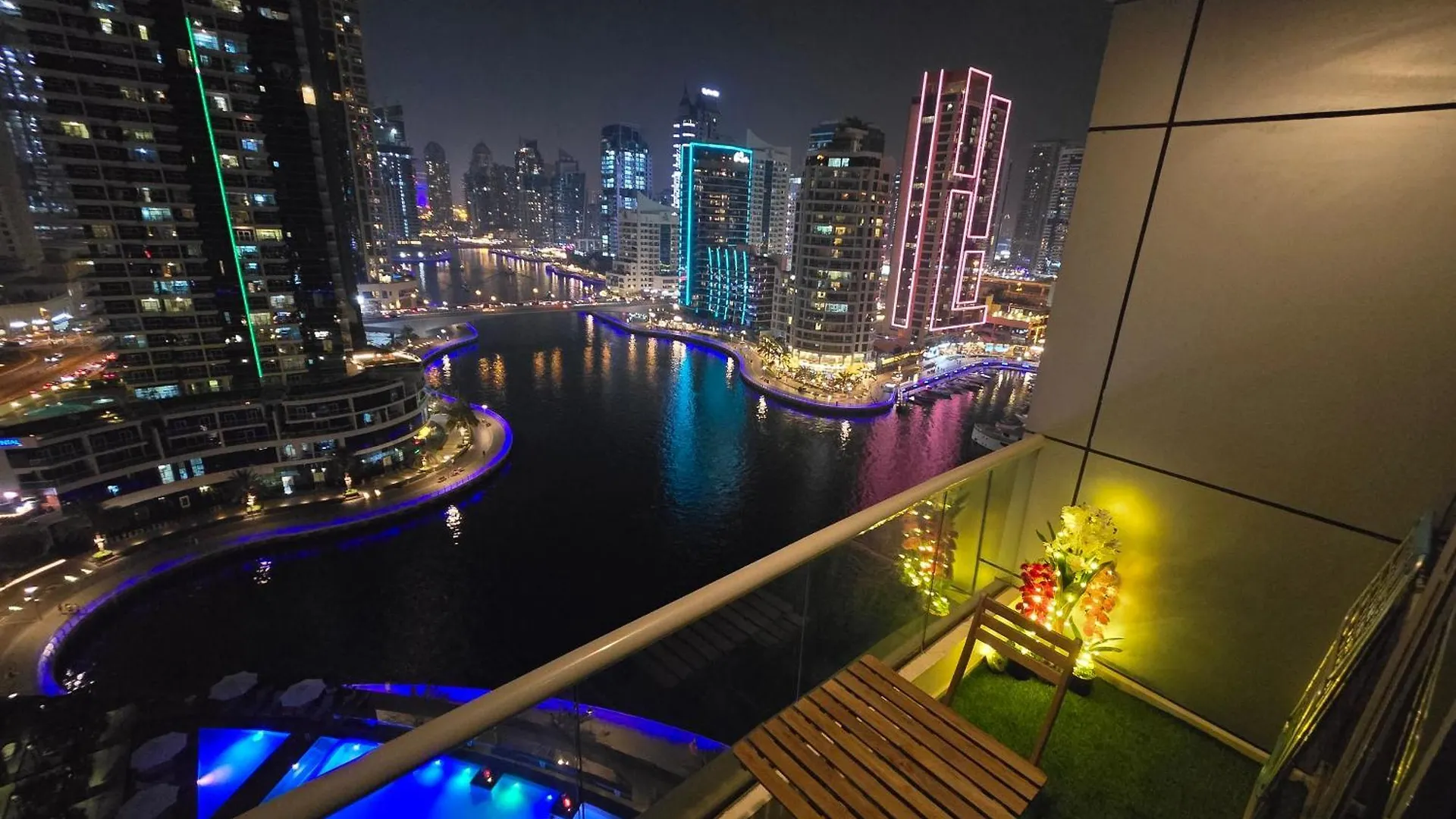 Amazing 1Br Apartment With Dubai Marina View And Pool View --- Next To Jbr Beach---Opp Jbr Tram Station