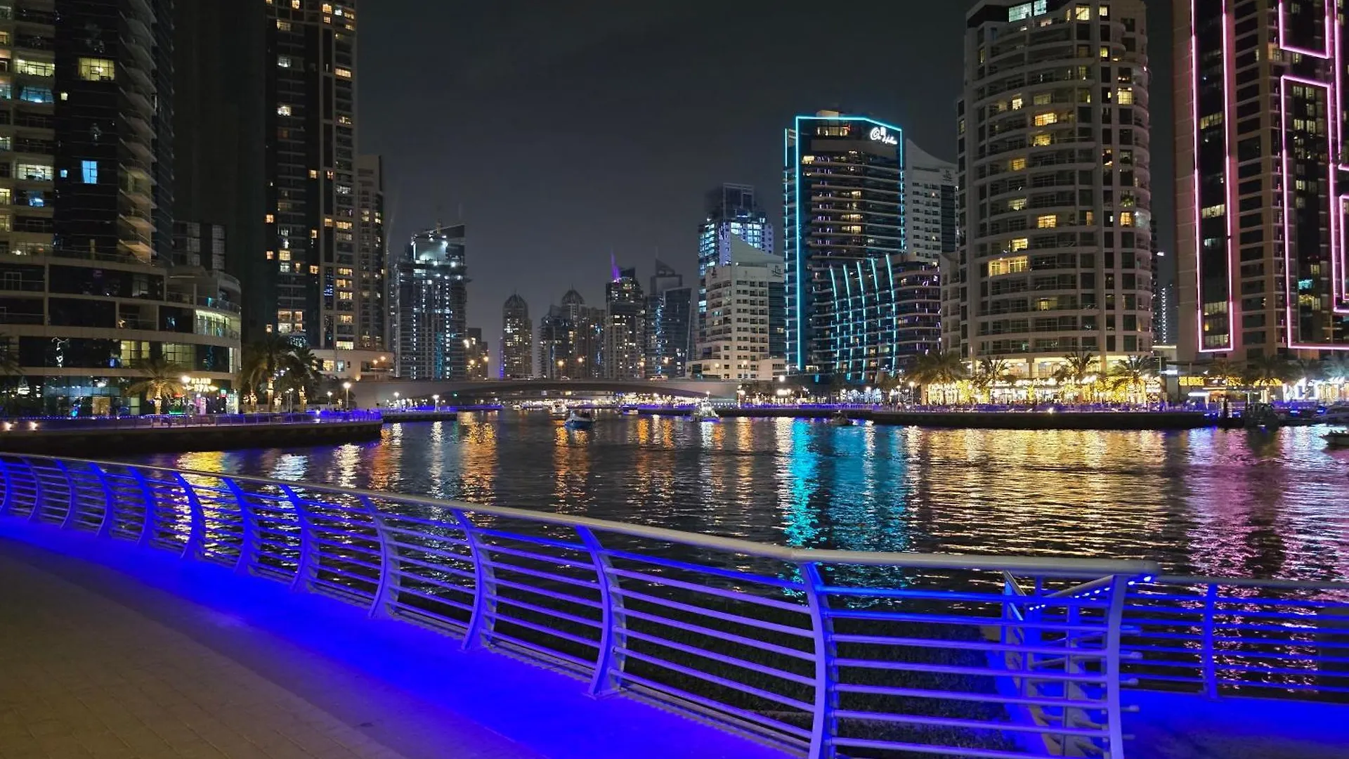 Amazing 1Br Apartment With Dubai Marina View And Pool View --- Next To Jbr Beach---Opp Jbr Tram Station