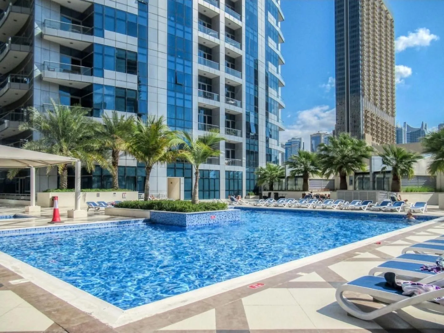 Amazing 1Br Apartment With Dubai Marina View And Pool View --- Next To Jbr Beach---Opp Jbr Tram Station