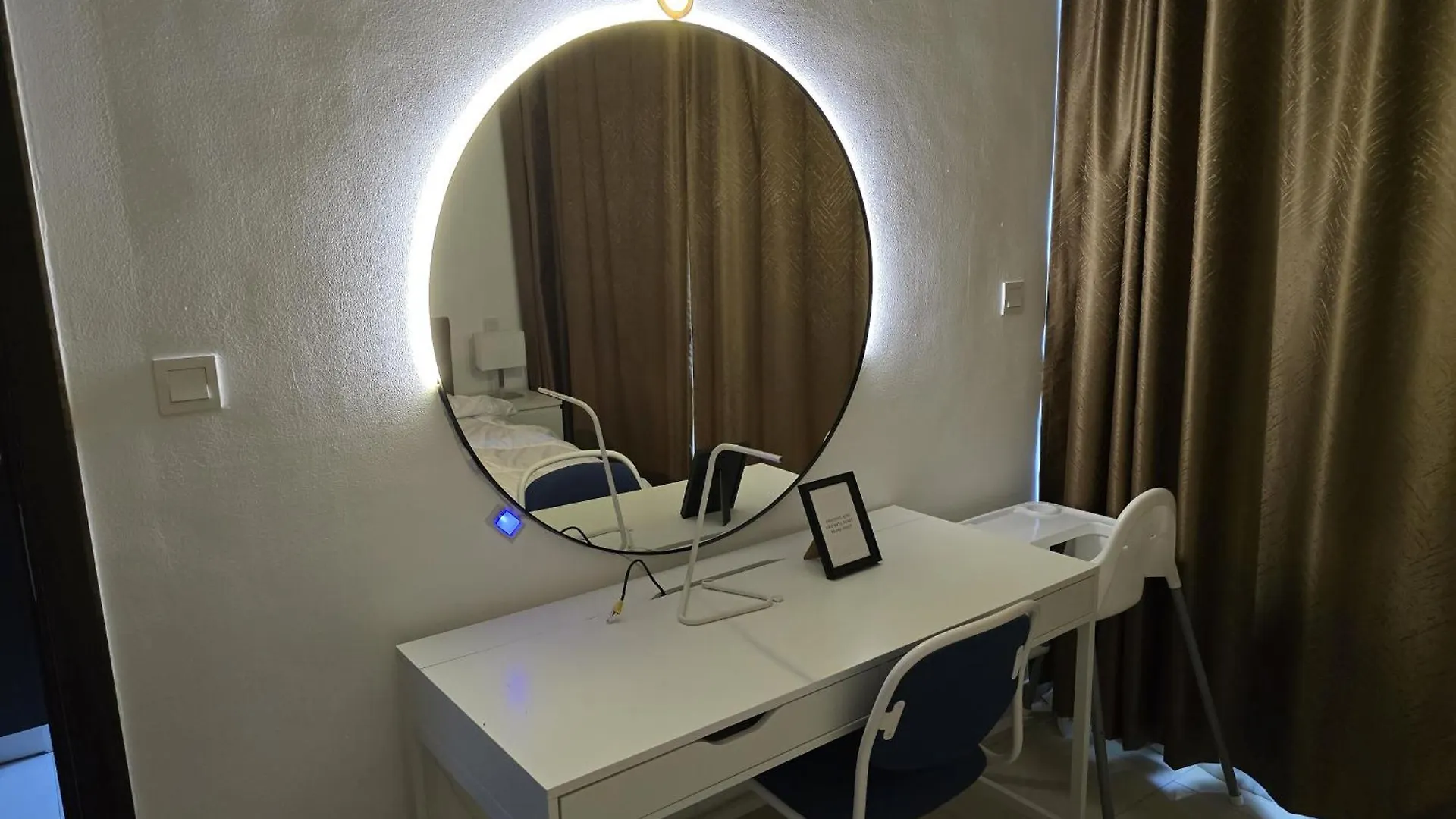 Amazing 1Br Apartment With Dubai Marina View And Pool View --- Next To Jbr Beach---Opp Jbr Tram Station