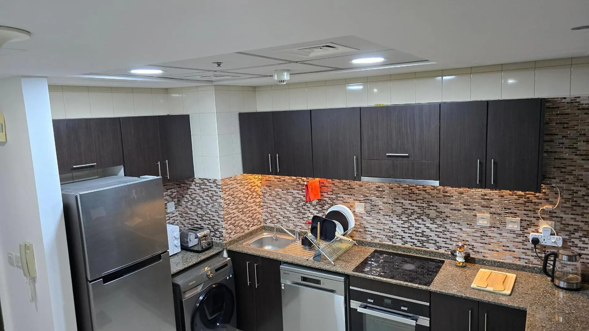 Amazing 1Br Apartment With Dubai Marina View And Pool View --- Next To Jbr Beach---Opp Jbr Tram Station