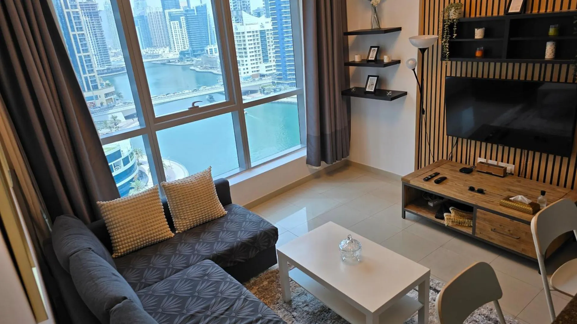 Amazing 1Br Apartment With Dubai Marina View And Pool View --- Next To Jbr Beach---Opp Jbr Tram Station